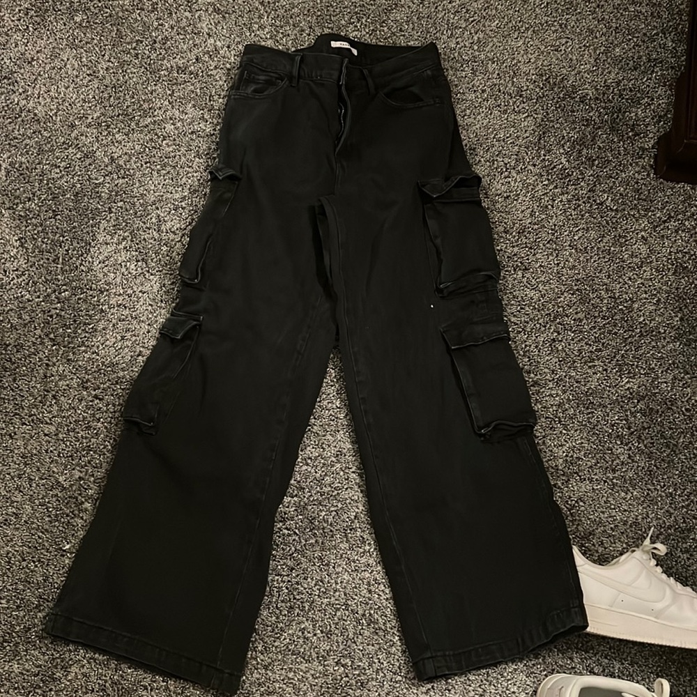 Black 90’s Baggy Cargo Jeans